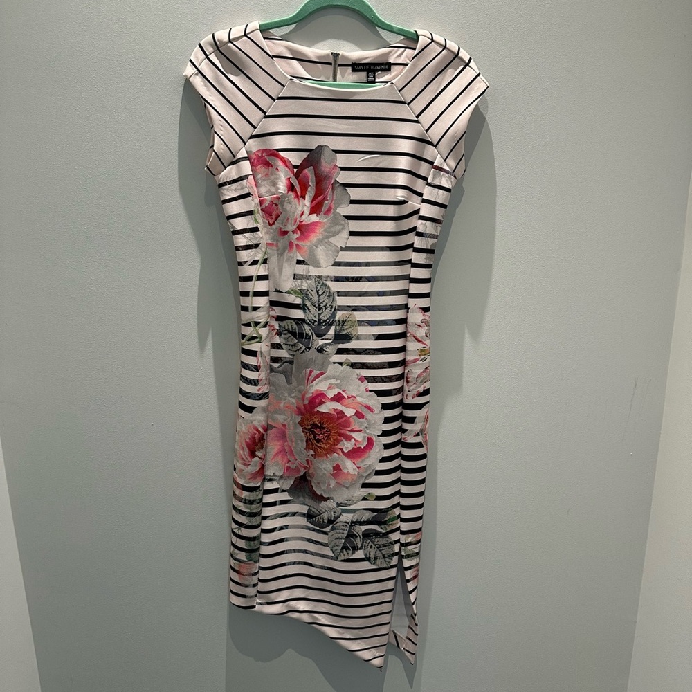 NWOT size S, Saks fifth Avenue Stripe form fitting floral zip up dress